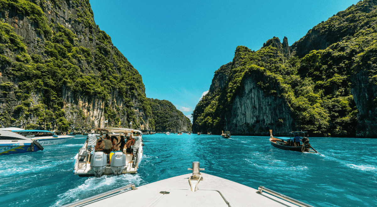 25 Best Travel Hacks for Luxury Experiences on a Budget