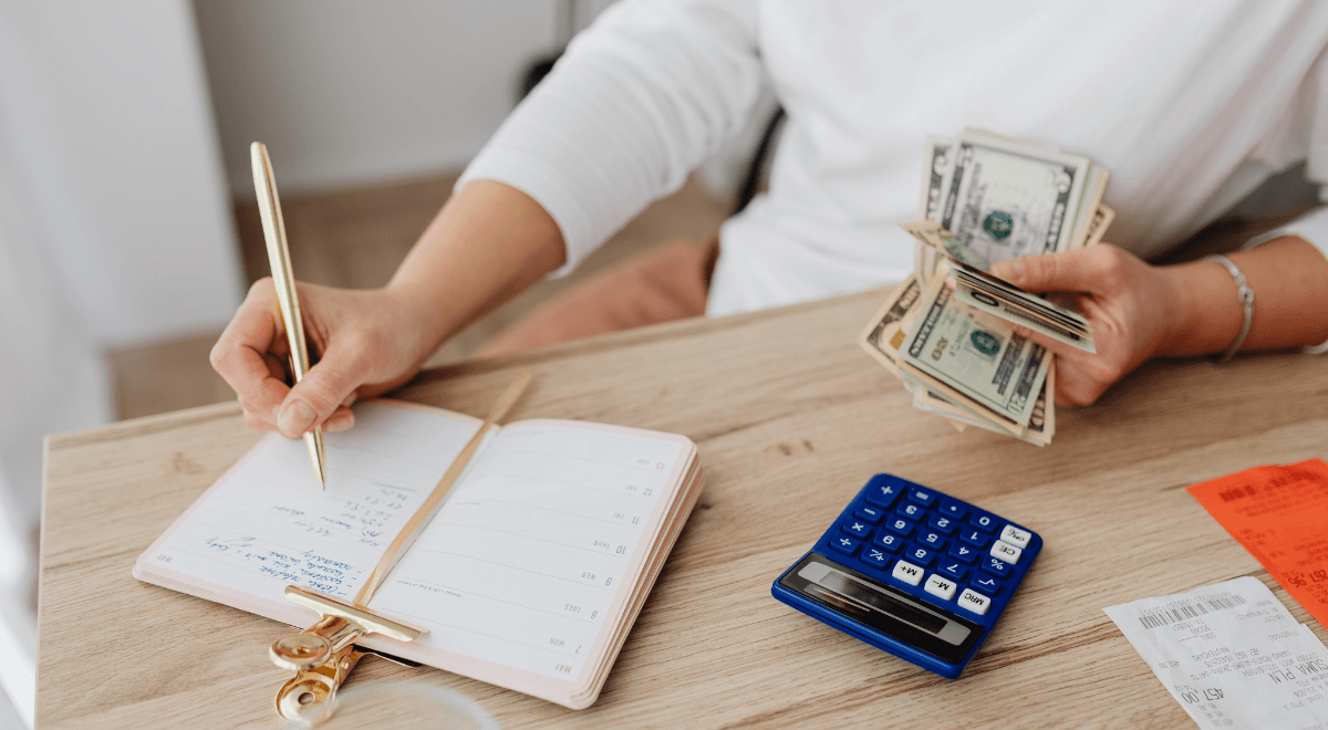 Smart Tools for First-Time Budget Travelers